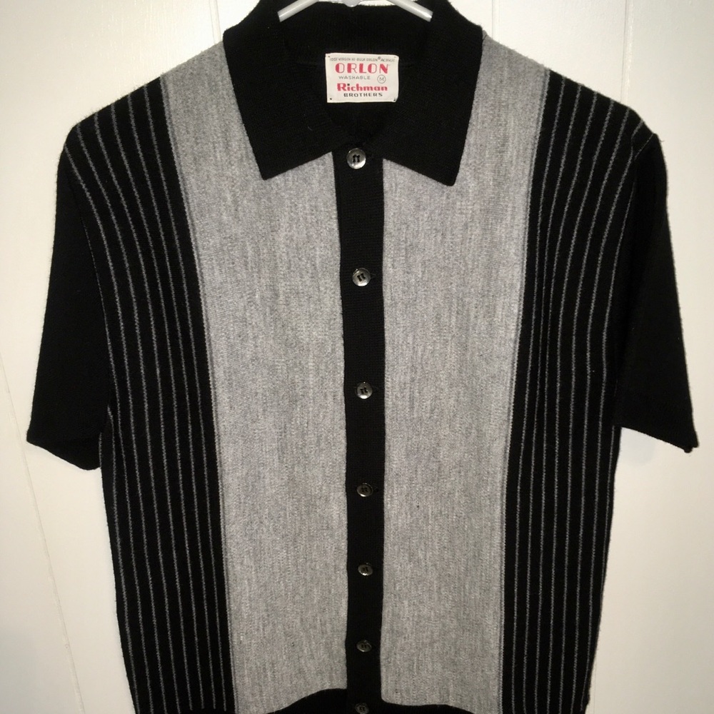 Vintage Black and Gray short sleeve Sweater